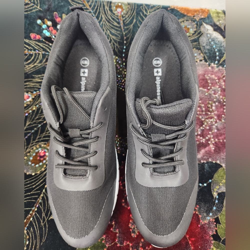 Alpine Swiss Shoes - Picture 6 of 6